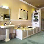 Casa de Férias Eden Mount, Wetheral, Characteful, Spacious Overlooking Village Green, Close To M6