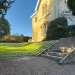 Eden Mount, Wetheral, Characteful, Spacious Overlooking Village Green, Close To M6 بيت للعطل Wetheral