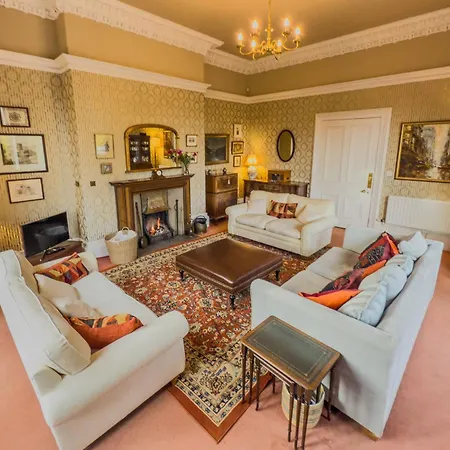 Casa de Férias Eden Mount, Wetheral, Characteful, Spacious Overlooking Village Green, Close To M6