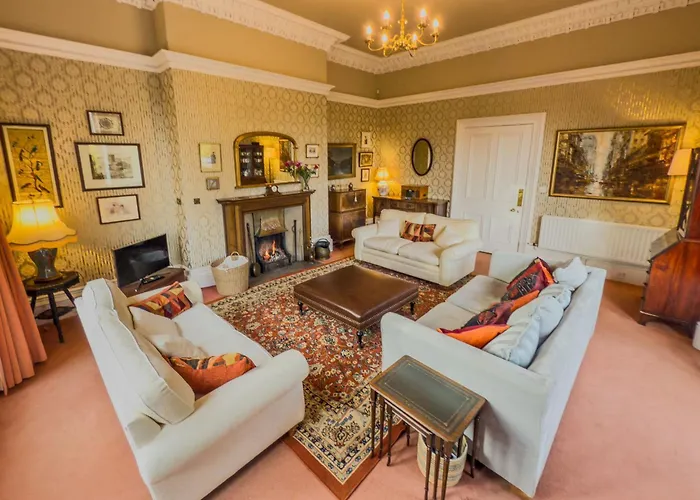 Casa de Férias Eden Mount, Wetheral, Characteful, Spacious Overlooking Village Green, Close To M6