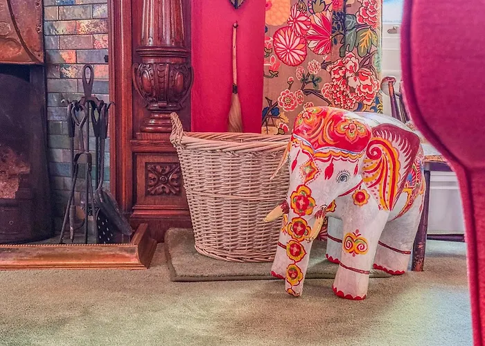 Eden Mount, Wetheral, Characteful, Spacious Overlooking Village Green, Close To M6 *