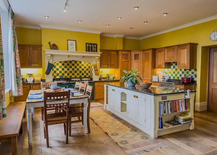 Eden Mount, Wetheral, Characteful, Spacious Overlooking Village Green, Close To M6 Casa de Férias *