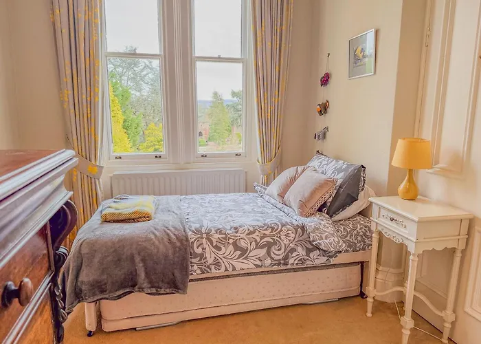 Eden Mount, Wetheral, Characteful, Spacious Overlooking Village Green, Close To M6