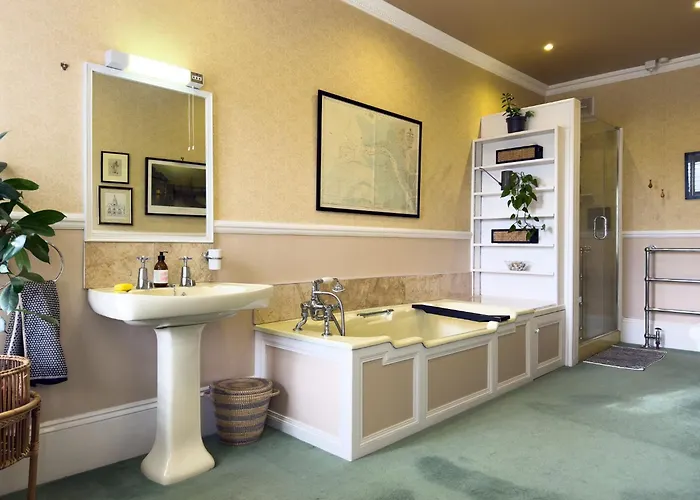 Casa de Férias Eden Mount, Wetheral, Characteful, Spacious Overlooking Village Green, Close To M6