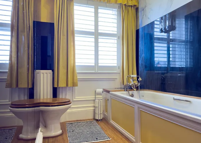 Casa de Férias Eden Mount, Wetheral, Characteful, Spacious Overlooking Village Green, Close To M6 *