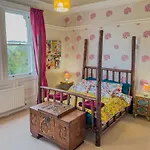 Eden Mount, Wetheral, Characteful, Spacious Overlooking Village Green, Close To M6 Prázdninový dům *