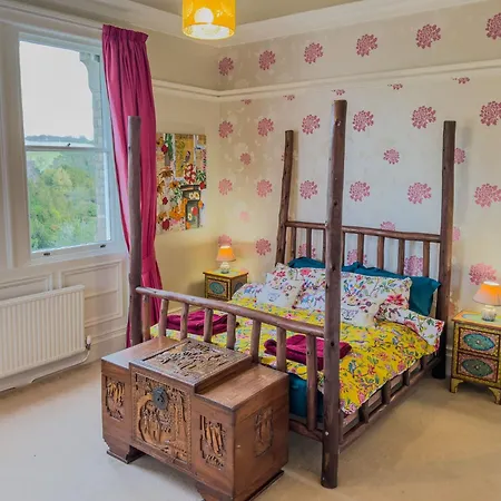 Eden Mount, Wetheral, Characteful, Spacious Overlooking Village Green, Close To M6 Holiday home *